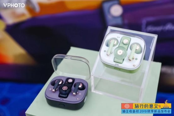 貓王收音機(jī)宣布首位亞太區(qū)品牌代言人，陳綺貞經(jīng)典造型驚喜亮相