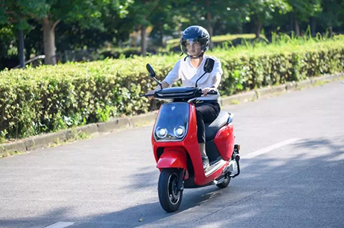 和立馬電動車圈圈一起，成為整條街上最靚的仔