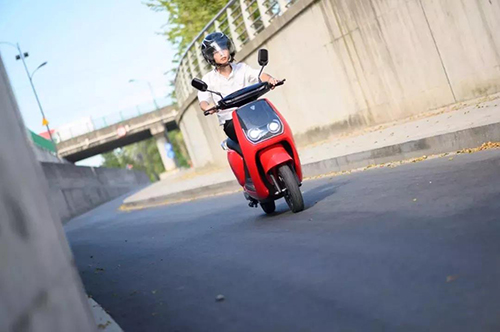 和立馬電動車圈圈一起，成為整條街上最靚的仔