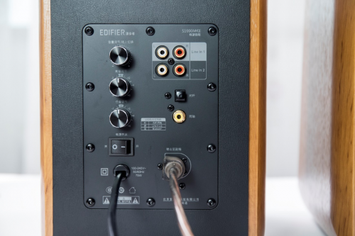 能讓全家人幸福的爽耳神器？它就是漫步者S1000MKII