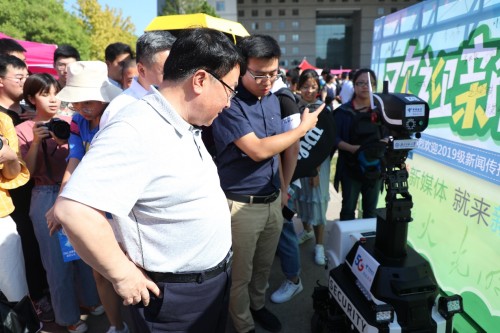 5G應用扎堆北師大！ 中國電信北京公司攜5G+VR打造智慧校園助力迎新