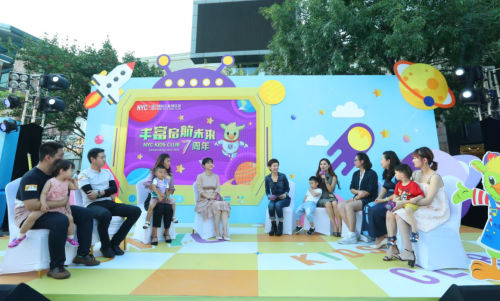 胡可任NYC早教體驗(yàn)團(tuán)首席代表，倡導(dǎo)給孩子豐富的體驗(yàn)