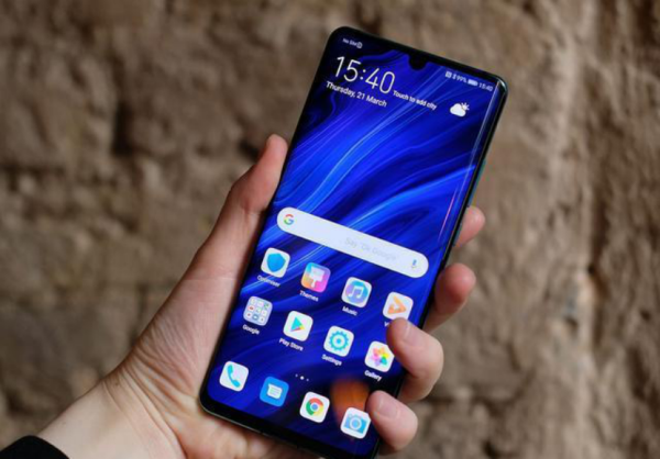華為P30怎么樣好不好？定位相近，OPPO Reno棋高一著？