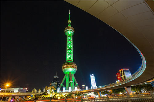 互聯網公司都這么會玩？360點亮東方明珠，瞬間變網紅