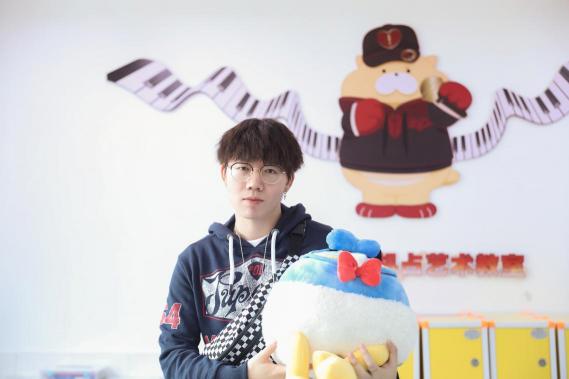 守護(hù)童真音樂夢(mèng)《中國(guó)新說唱》2019 x LLJ夾機(jī)占公益教室落地