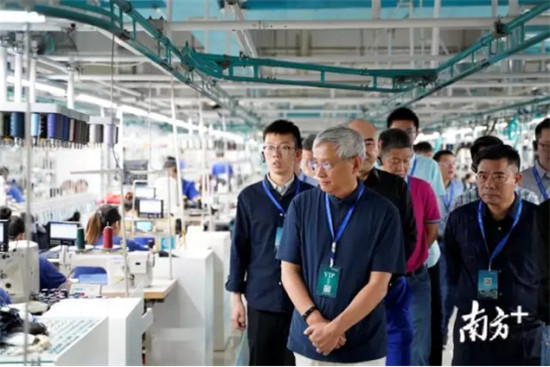 南方日報丨酷特智能：把智能終端裝在縫紉機上