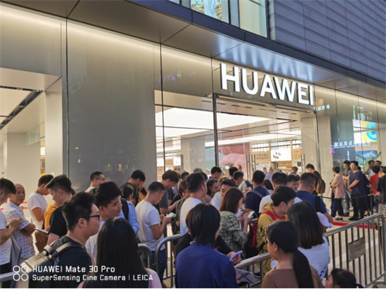 華為Mate30系列首銷火爆，徠卡電影四攝吸睛圈粉