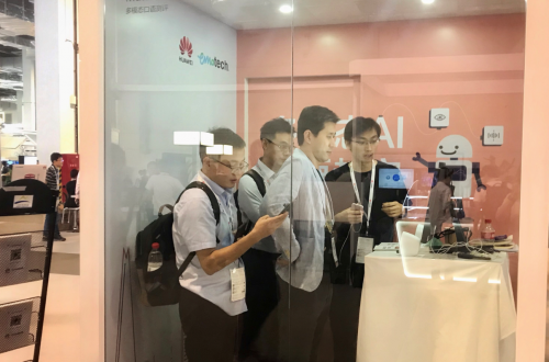 華為云聯(lián)合Emotech，發(fā)布全球首個(gè)多模態(tài)英語(yǔ)助教方案