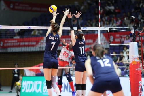 11場全勝衛(wèi)冕！德意強排助威中國女排豪取世界杯、勇奪十冠王