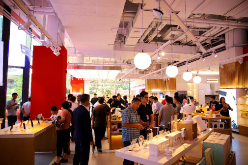 京東之家、京東專賣店五十一店齊開，打造高品質(zhì)生活科技體驗(yàn)中心