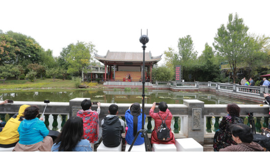 戲緣創(chuàng)新觀戲體驗(yàn) 業(yè)內(nèi)首發(fā)采用VR全景呈現(xiàn)中國戲曲文化周