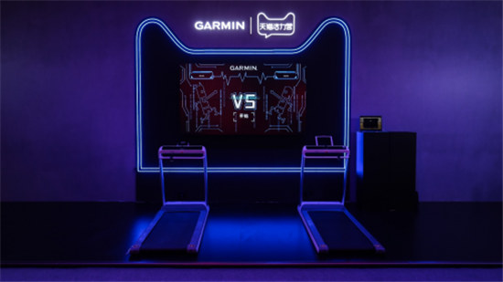 獨(dú)一有二，迪麗熱巴優(yōu)雅出席2019GARMIN佳明北京智能腕表新品發(fā)布會(huì)