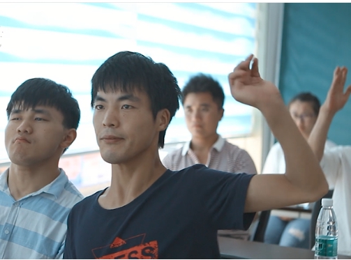一年有一半的工作時間都在到處飛，他們在謀劃什么大事？