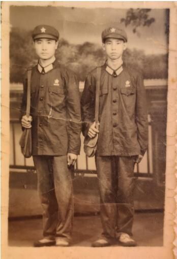 湖南19歲鐵道兵長眠四川48年，頭條尋人幫82歲哥哥找到他