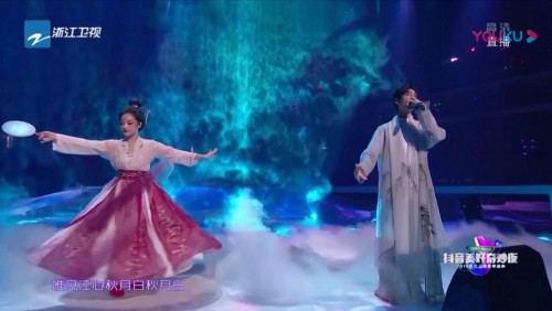 羅云熙戲腔竟這么好聽！他背后的98年美女12歲就獲得全國京劇金獎(jiǎng)