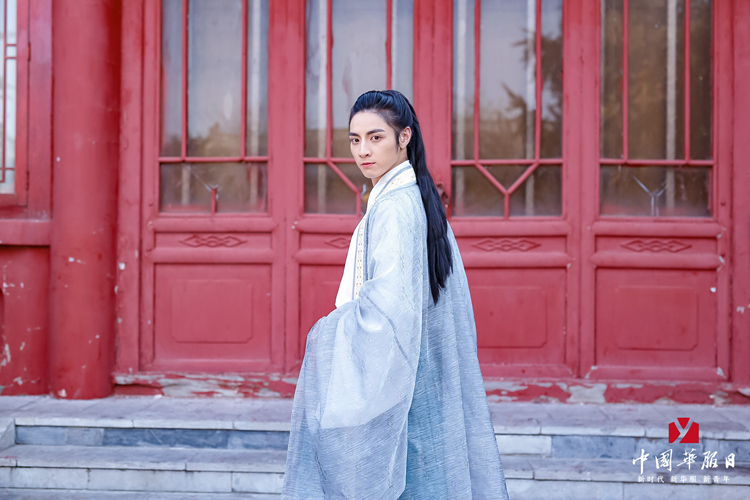 拍立享助陣華服日，畫風(fēng)太美共青團(tuán)中央也打call