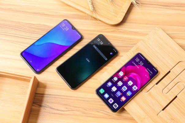 5000mAh大電池+18W雙引擎閃充，千元優(yōu)品vivo U3續(xù)航無(wú)憂(yōu)
