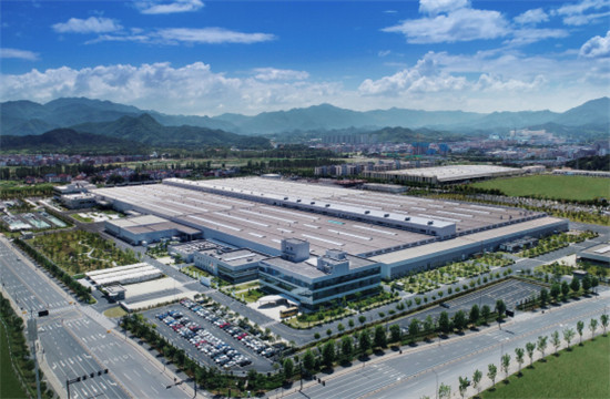微米精準(zhǔn)鑄就頂尖品質(zhì)，劉濤探訪吉利汽車微米工廠
