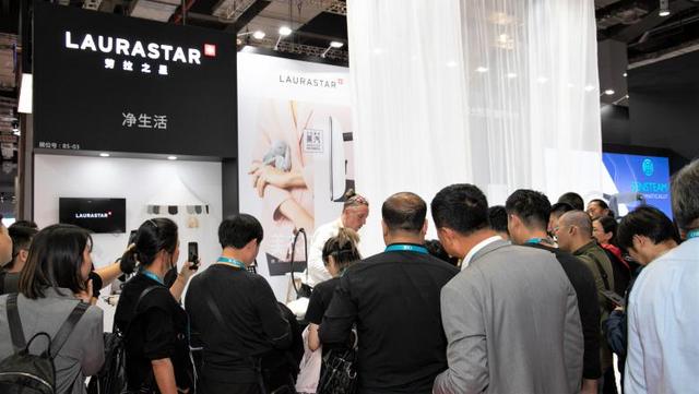 LAURASTAR再赴進(jìn)博會(huì)，帶來(lái)美衣物凈生活的熨燙黑科技！