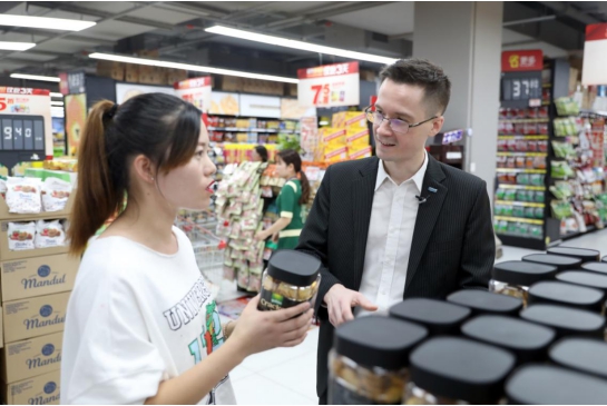 家樂?！爸袊ā瘪R邱的進博會時間：“總裁買手”優(yōu)選全球好物