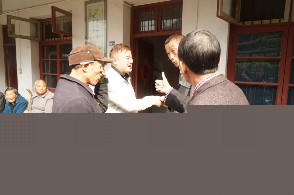流浪漢迷失大山深處6年，頭條尋人聯(lián)手熱心民警破解身世之謎
