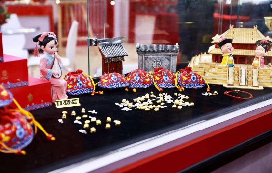 錢博會(huì)潮聞：中國(guó)工商銀行新品驚艷亮相，“故宮福包”迎祥賀歲！