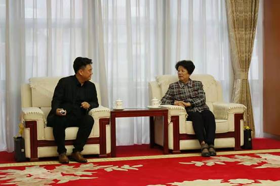 2019中國大健康論壇開幕 鄭大物聯(lián)王治州主持圓桌對(duì)話
