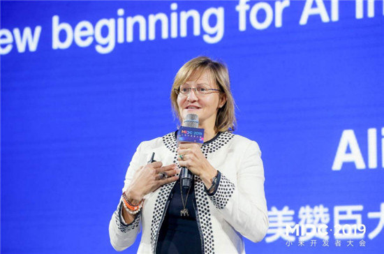 當(dāng)奶粉企業(yè)遇上AI 美贊臣聯(lián)合小米推出超級智慧母嬰管家
