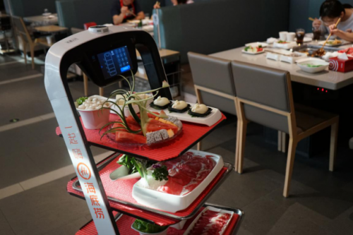 普渡科技亮相中國(guó)智慧餐飲創(chuàng)新峰會(huì)，技術(shù)驅(qū)動(dòng)餐飲回歸服務(wù)