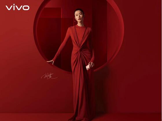vivo X30 × 劉雯時尚大片首曝光，高級質(zhì)感一躍而出