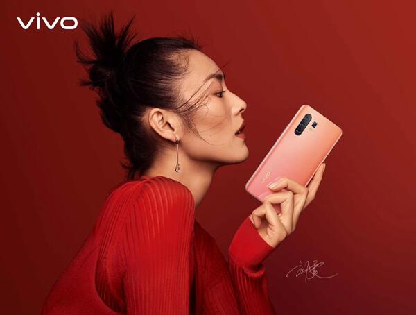 vivo X30 × 劉雯時尚大片首曝光，高級質(zhì)感一躍而出