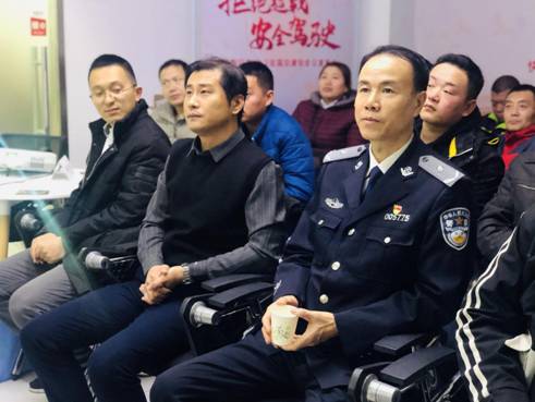 快狗打車開展122交通安全日宣講活動，向百萬司機發(fā)出“五個拒絕”倡議