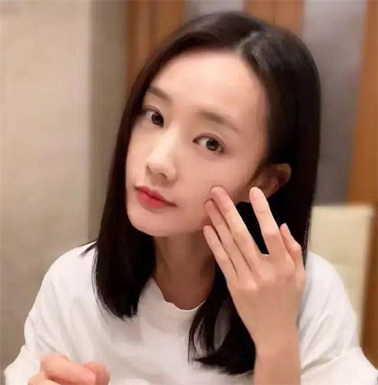 “神仙”顏值李一桐，素顏太驚艷！分享心水好物澳洲AEOLA精華