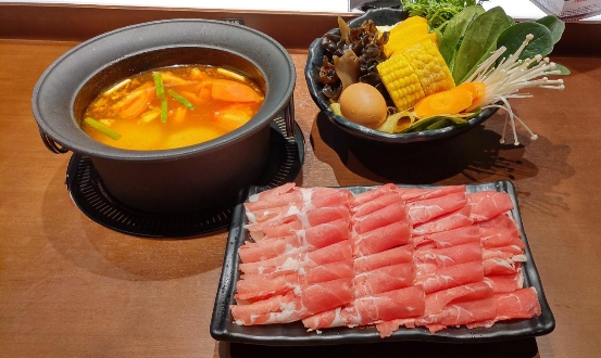 用餐飲機器人喚醒品牌活力，呷哺呷哺上市5年如何保持“常青”