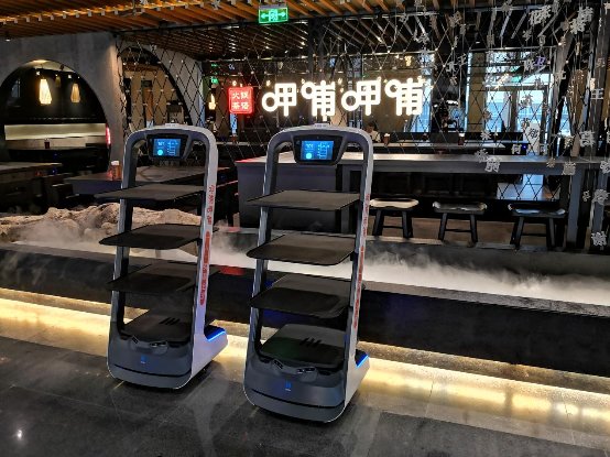 用餐飲機器人喚醒品牌活力，呷哺呷哺上市5年如何保持“常青”