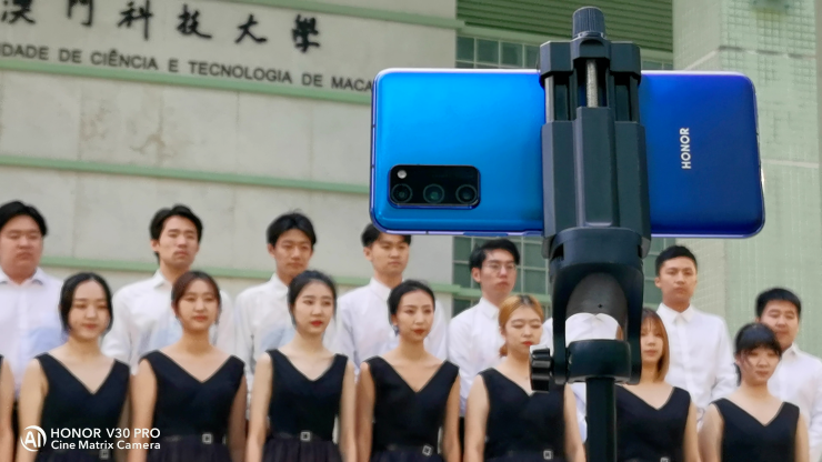 榮耀V30助力北京澳門(mén)大學(xué)生隔空合唱 新版七子之歌瞬間沖上熱搜