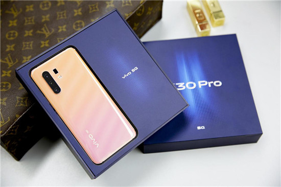 vivo X30 Pro開箱體驗！專業(yè)影像旗艦+高顏值外觀，滿足你眾多期望