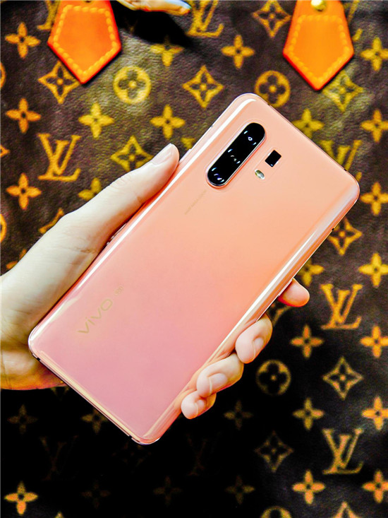 vivo X30 Pro開箱體驗！專業(yè)影像旗艦+高顏值外觀，滿足你眾多期望