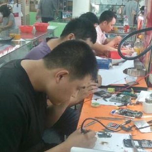 面對(duì)線下維修黑店，想修個(gè)手機(jī)，作為消費(fèi)者真的束手無(wú)策嗎？