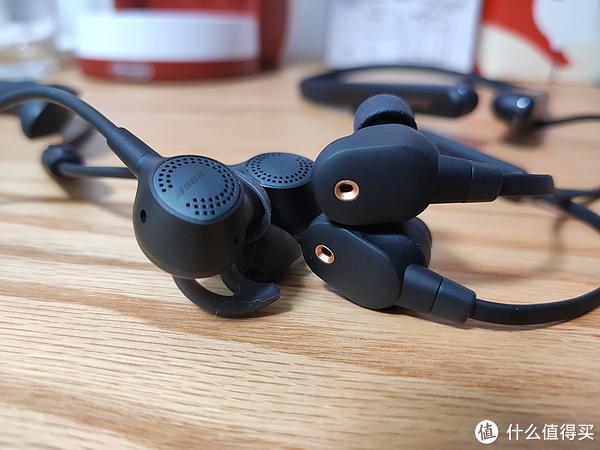 頸掛降噪，新歡還是舊愛(ài)？索尼WI-1000 XM2對(duì)決BOSE QC30