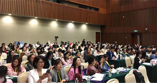 好女人榮獲第四屆華南母嬰康復(fù)技術(shù)創(chuàng)新發(fā)展高峰論壇“優(yōu)秀戰(zhàn)略合作伙伴獎(jiǎng)”