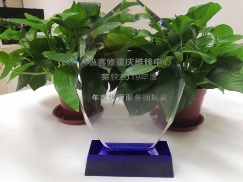 90后小花和極客修“優(yōu)秀團隊” 助力realme真我X50新機發(fā)布