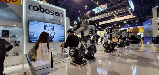太硬核了！樂森星際特工變形機器人亮相2020CES