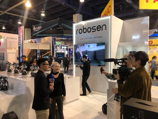 太硬核了！樂森星際特工變形機器人亮相2020CES