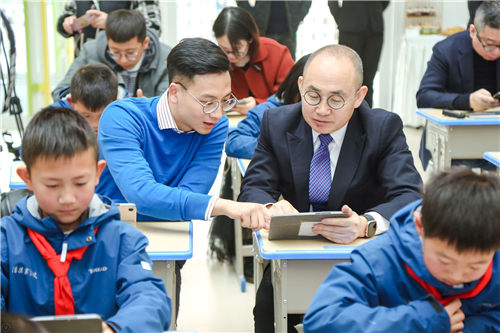 潘石屹拜師編程貓12歲小學員左奕遠！并成為“編程貓鄉(xiāng)村編程普及計劃發(fā)起人”！