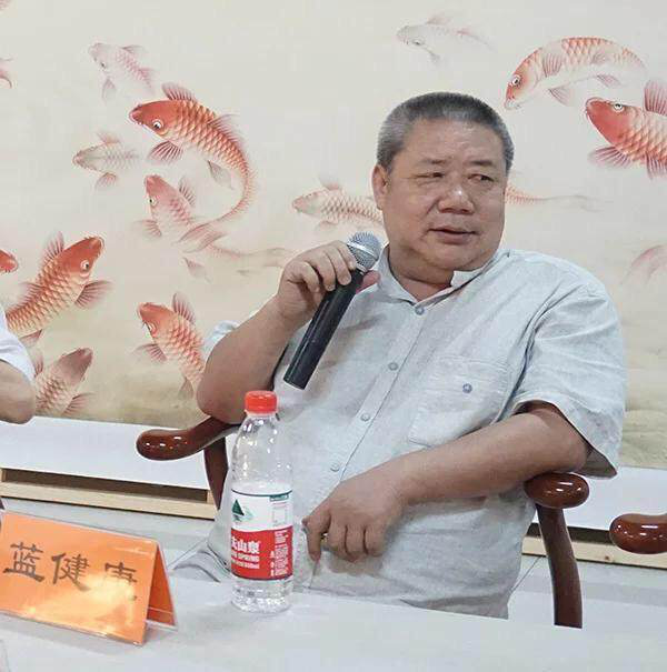 收藏誰(shuí)的魚畫好？中美協(xié)藍(lán)健康，這位廣西畫家把魚畫活了