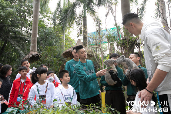 優(yōu)酷少兒小記者團驚現(xiàn)CBA全明星賽場，籃球事業(yè)從娃娃抓起