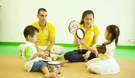 孩子鬧脾氣時安慰不起作用？芭迪熊親幼館給出的這幾條策略你要知道！