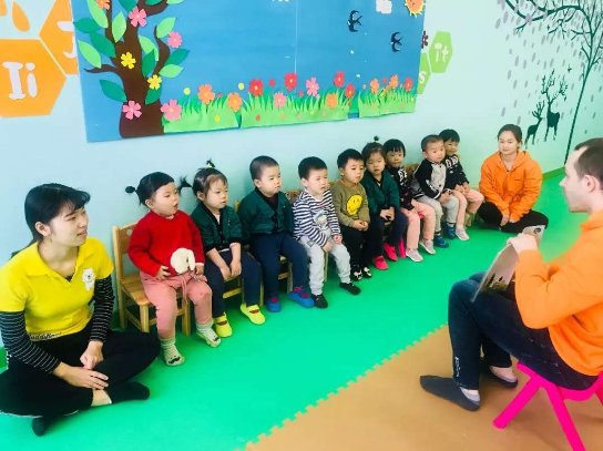 孩子鬧脾氣時安慰不起作用？芭迪熊親幼館給出的這幾條策略你要知道！