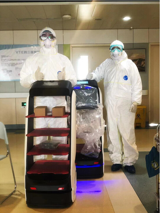 一天落地八城九醫(yī)院 這家上海企業(yè)的送餐機器人一直在行動